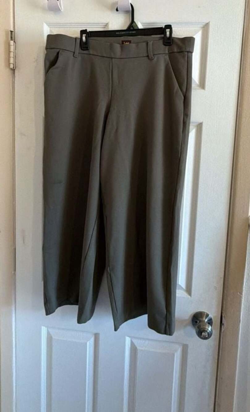 Lee Women's Plus Pull-On Wide Leg Knit Pants, Olive Green HOM 1031–B